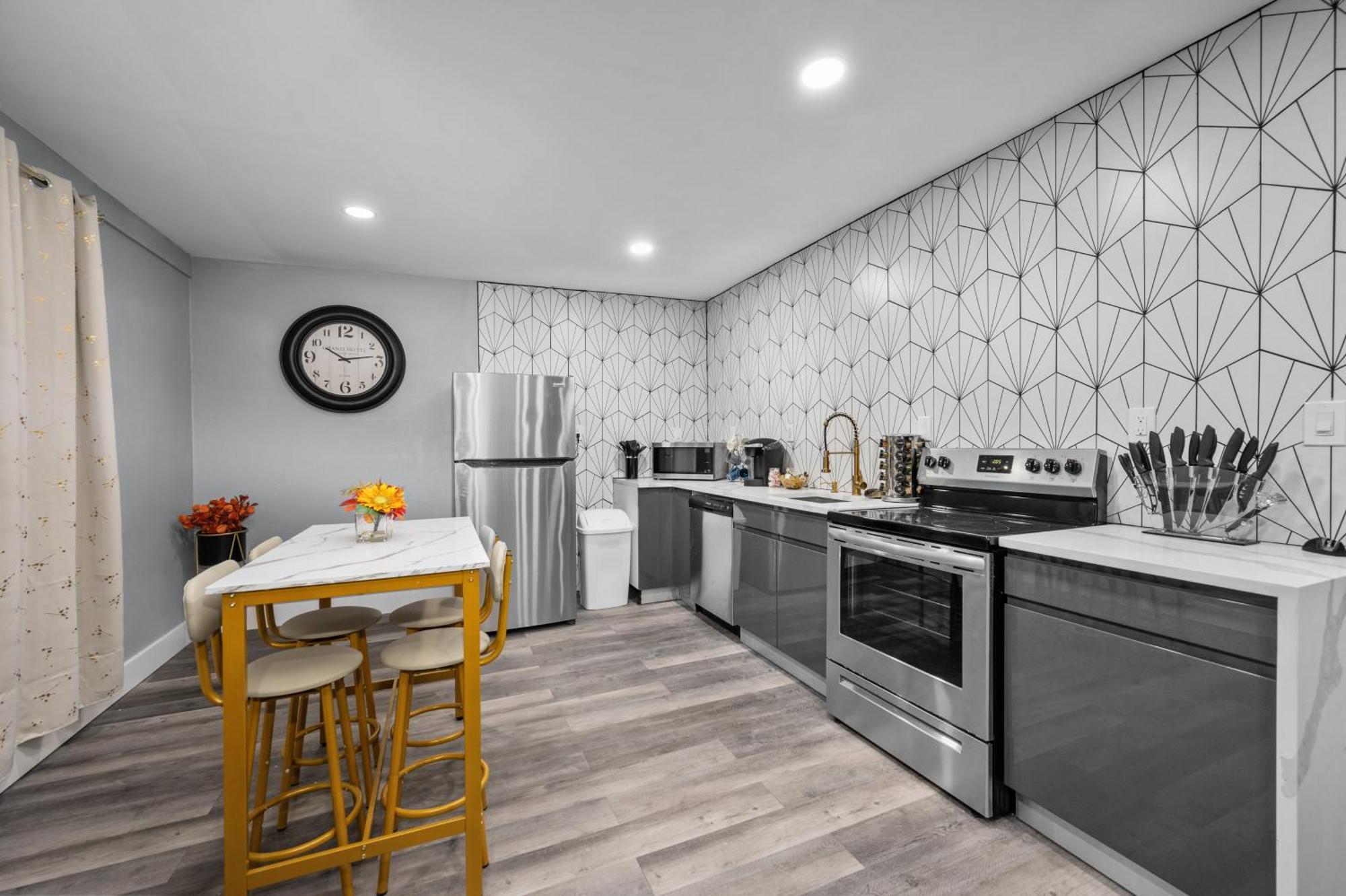 Modern 2Br City Center Getaway With Free Park Houston Zewnętrze zdjęcie